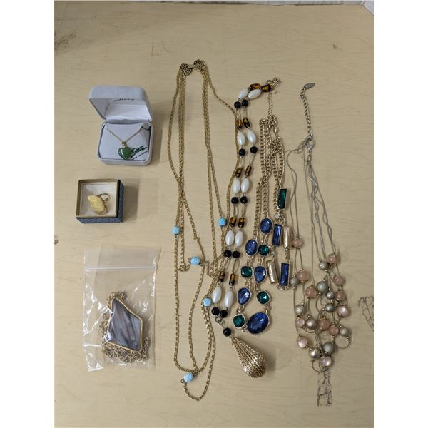 Gold tone jewellery