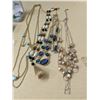 Image 2 : Gold tone jewellery
