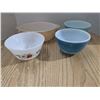 Image 1 : Vintage fireking and Pyrex dishes