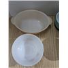 Image 3 : Vintage fireking and Pyrex dishes