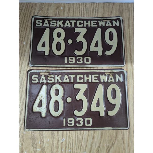 1930 Sask license plates, matching pair