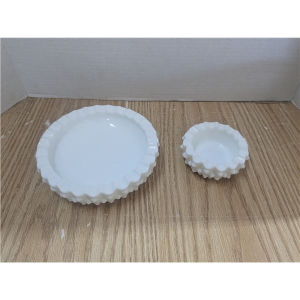 2 Fenton glass ashtrays