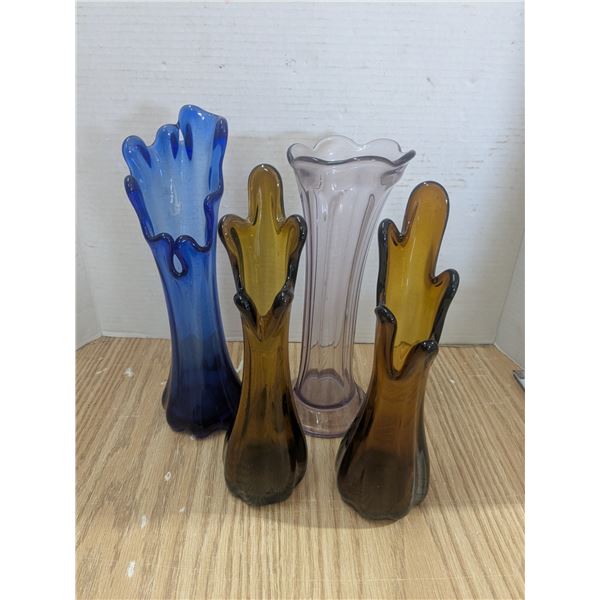 4 decorative vases