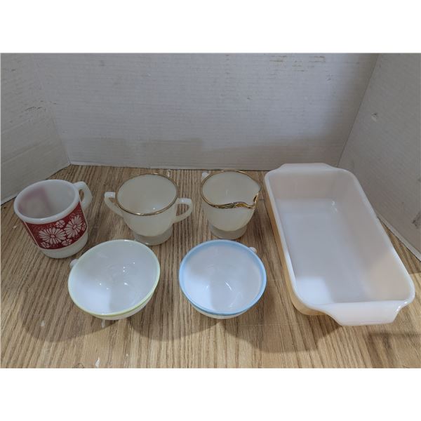 Vintage pyrex and fire king dishes