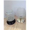 Image 2 : 4 vintage glass light fixtures