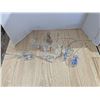 Image 1 : 8 glass flowers