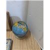 Image 2 : Mixed lot, Décor, yardsticks, etc