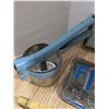 Image 4 : Mixed lot, Décor, yardsticks, etc