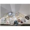 Image 1 : Mixed dishes, décor, china etc,