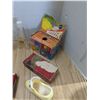 Image 2 : Basket of collectibles