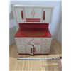 Image 3 : Vintage toy kitchen