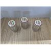 Image 2 : 3 daisy shakers, 2 salt one pepper