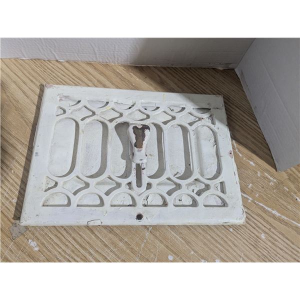 Vintage heat register grate, 13x9.5"