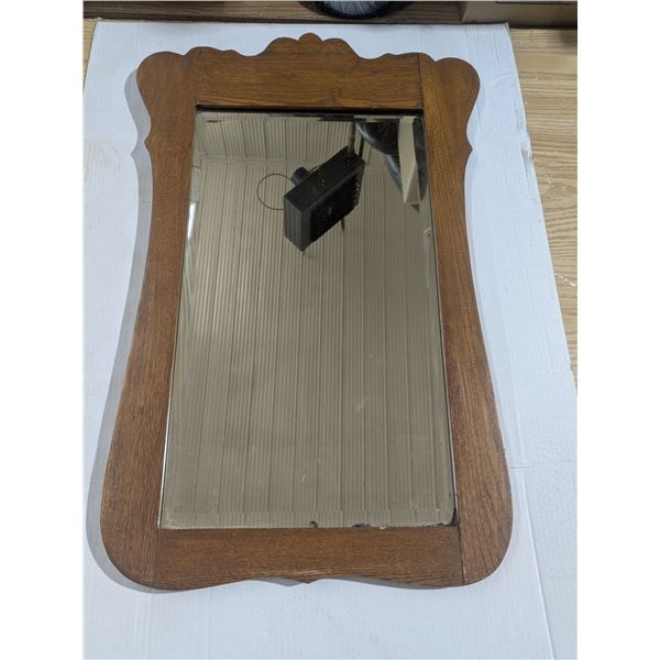 Hanging wall mirro, 31x21"
