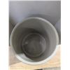 Image 2 : Medalta 4 gallon crock, no cracks or chips