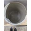 Image 2 : Medalta 6 gallon crock, no cracks or chips