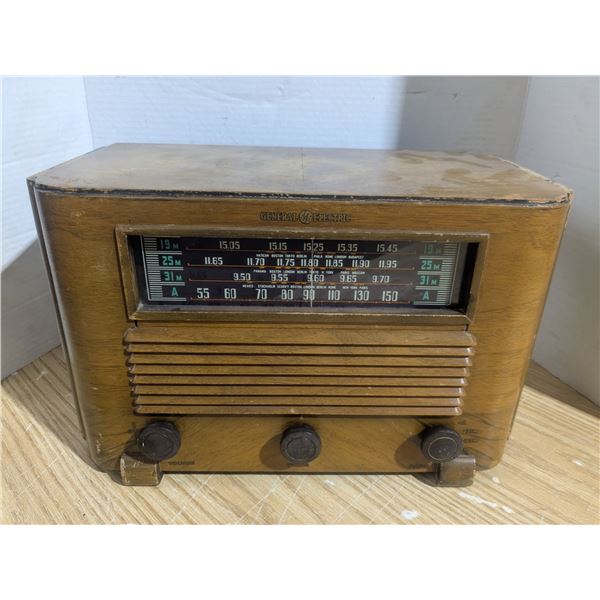 Vintage GE radio