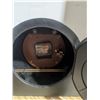 Image 3 : Mantle clock, battery operated