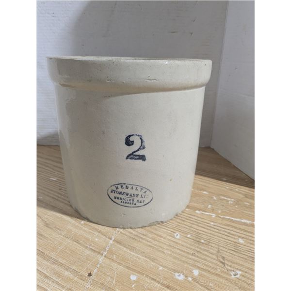 Medalta 2 gallon crock, no cracks, bottom outside chips