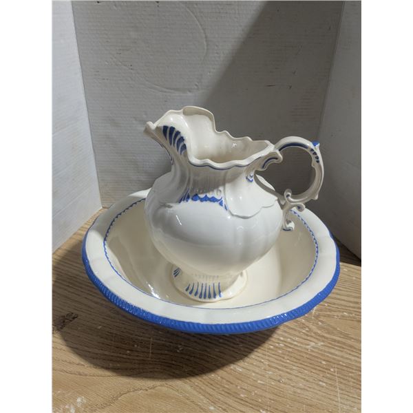 Vintage wash basin and pitcher, 15"