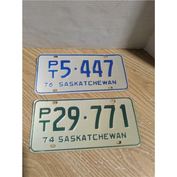 1974 and 1976 Saskatchewan license plates