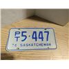 Image 2 : 1974 and 1976 Saskatchewan license plates