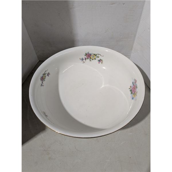 Vintage chinaware wash basin, no pitcher