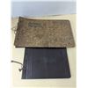 Image 2 : 2 photo albums with two clutches