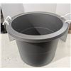 Image 1 : Large rubbermaid bucket/tub, approximately 18 gallon
