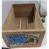 Image 2 : Vintage wooden pear crate with wooden décor