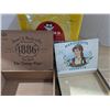 Image 2 : 2 vintage cigar boxes with large square tin