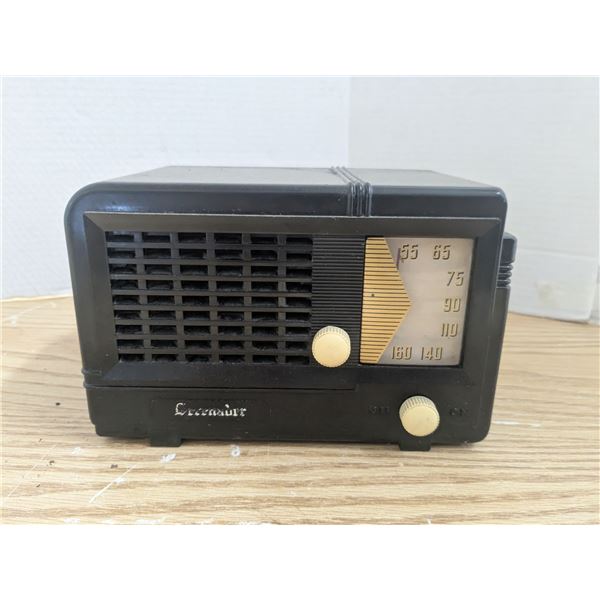Vintage "Serenador" radio