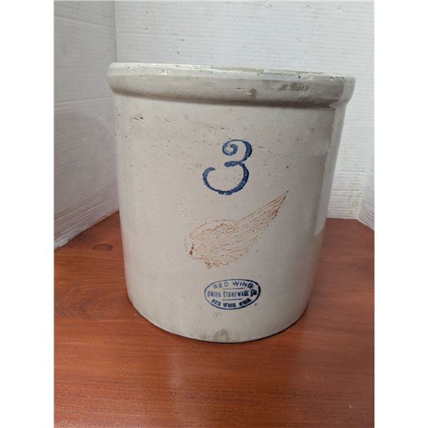 3 Gallon Redwing crock, no chips or cracks