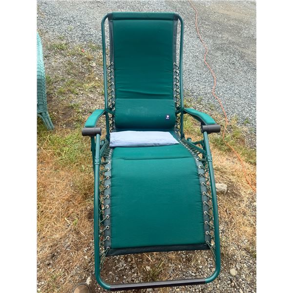 Green Outdoor Zero Gravity Recliner Chair