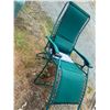 Image 2 : Green Outdoor Zero Gravity Recliner Chair