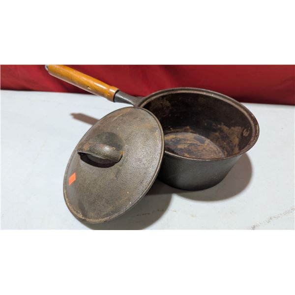 Long Wooden Handled Cast Iron Pot