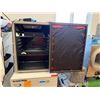 Image 3 : Frigidaire Cooler w/ Glass Door & Digital Temp Control