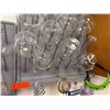 Image 5 : Qty 2 Drying Racks & Multiple Laboratory Glassware: Beakers & Flasks, Misc Sizes