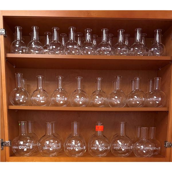 Multiple Leisco Clear Glass Flat-Bottomed Boiling Flasks, Misc Sizes