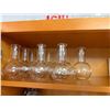 Image 2 : Multiple Flat-Bottomed Boiling Flasks, Beakers, Tube Racks, Strainers, etc Misc Sizes
