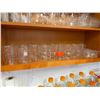 Image 8 : Multiple Flat-Bottomed Boiling Flasks, Beakers, Tube Racks, Strainers, etc Misc Sizes