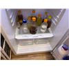 Image 9 : LG LTC20020W/05 Top Freezer Refrigerator (contents not included)