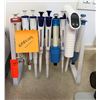 Image 1 : Multiple Rainin Pipet-Lite XLS Mechanical Pipettes & Electronic Pipette Controller in Stand