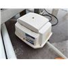 Image 2 : Nitto Kohki LA-80BN Medo Blower Linear Piston Air Pump