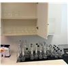 Image 1 : Multiple Flat-Bottomed Boiling Flasks, Beakers, Some Stoppers, Drying Racks, etc Misc Sizes