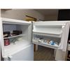 Image 2 : Frigidaire FRTD2021AW0 Top Freezer Refrigerator