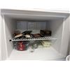 Image 3 : Frigidaire FRTD2021AW0 Top Freezer Refrigerator