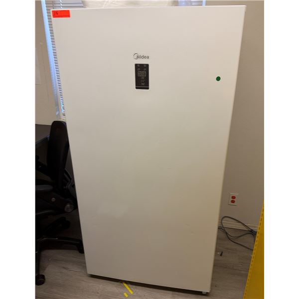 Midea MRU17F6AWW Convertible Upright Freezer