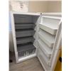 Image 2 : Midea MRU17F6AWW Convertible Upright Freezer