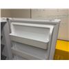 Image 3 : Midea MRU17F6AWW Convertible Upright Freezer